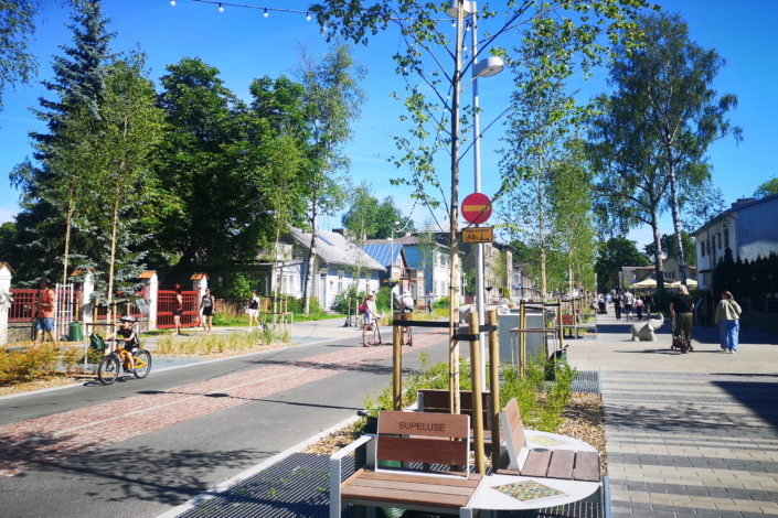 Supeluse tänav Pärnus on suvel promenaad